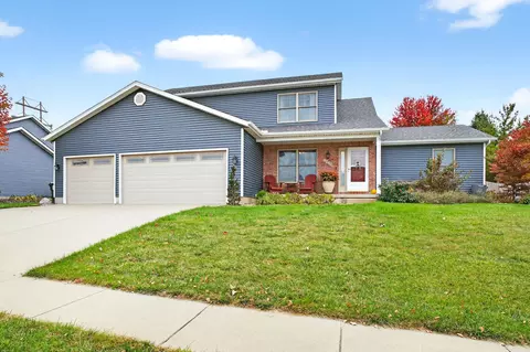 1029 W 60th St, Davenport, IA 52806