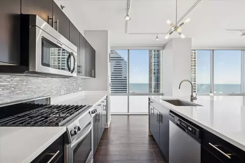 Kitchen - 8 E Randolph St #3004, Chicago, IL 60601 photo 3 of 3