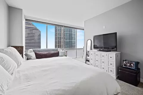 Bedroom - 8 E Randolph St #3004, Chicago, IL 60601 photo 1 of 3