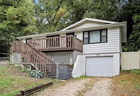5703 Fox Lake Rd, Mchenry, IL 60051