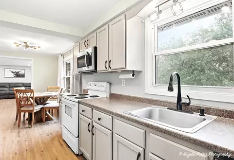 Kitchen - 5703 Fox Lake Rd, Mchenry, IL 60051 photo 3 of 3