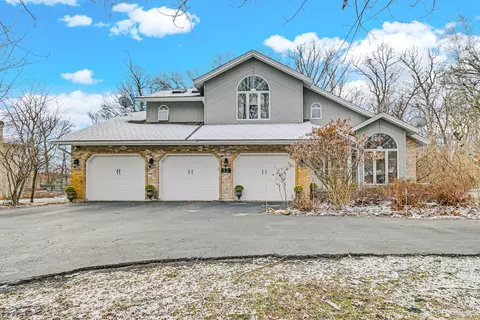 53 W Tam O Shanter Dr, Crete, IL 60417