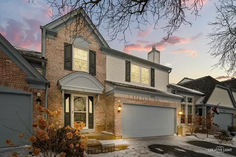 1712 Coach Dr, Naperville, IL 60565