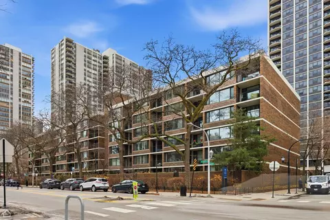 1555 N Sandburg Ter #217K, Chicago, IL 60610