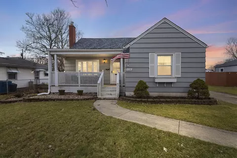 3228 Peoria St, Steger, IL 60475