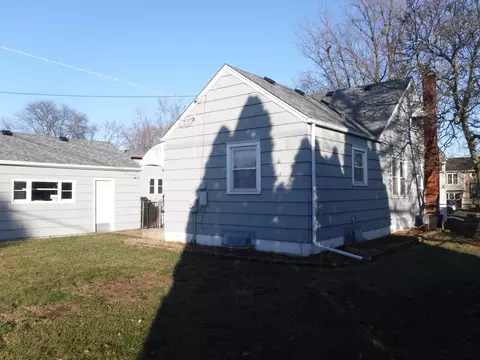 Exterior - 3228 Peoria St, Steger, IL 60475 photo 7 of 7