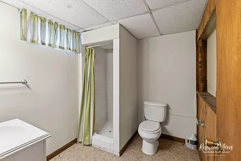 Bath - 512 S Wall St, Kankakee, IL 60901 photo 2 of 2
