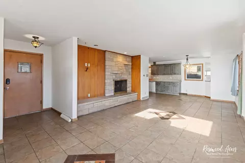 Living - 512 S Wall St, Kankakee, IL 60901 photo 2 of 2