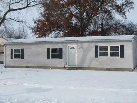 508 W Clark St, Thomasboro, IL 61878