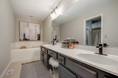 Bath - Undisclosed, Naperville, IL 60563 photo 2 of 5