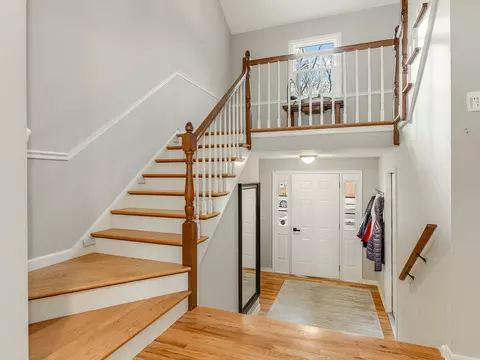 Entry Way - Undisclosed, Naperville, IL 60563 photo 3 of 4