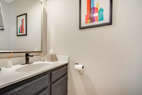 Bath - Undisclosed, Naperville, IL 60563 photo 1 of 5