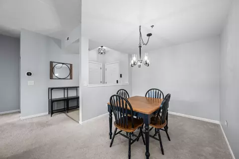 Dining - 3100 Town Square Dr #204, Rolling Meadows, IL 60008 photo 1 of 1