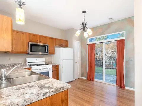 Kitchen - 7221 Bradley Dr, Plainfield, IL 60586 photo 4 of 5