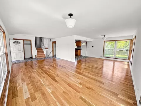 Living - 15831 Trumbull Ave, Markham, IL 60428 photo 3 of 5
