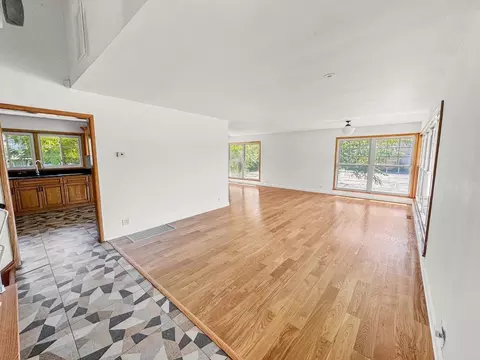 Living - 15831 Trumbull Ave, Markham, IL 60428 photo 1 of 5
