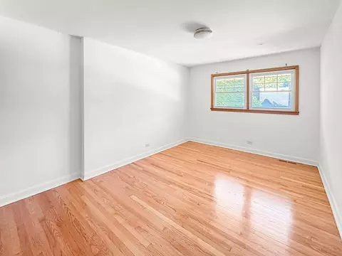 Bedroom - 15831 Trumbull Ave, Markham, IL 60428 photo 2 of 3