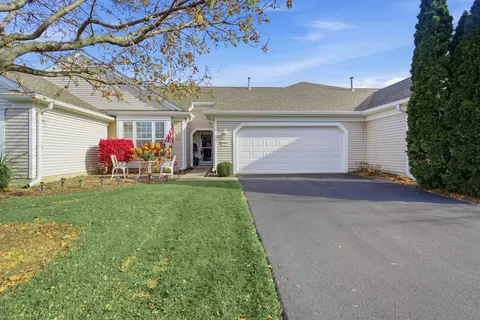 12862 Norfolk Dr, Huntley, IL 60142