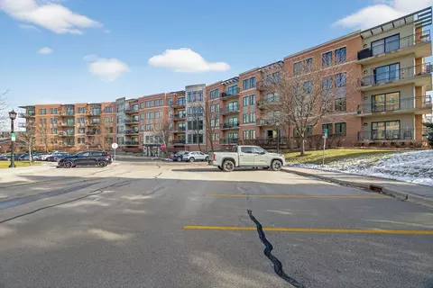 145 S York St #310, Elmhurst, IL 60126