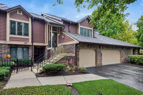 1015 Braemoor Dr #1015B, Downers Grove, IL 60515