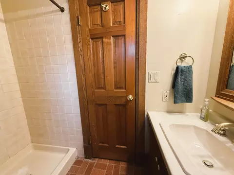 Bath - 1120 Eastern Ave, Dixon, IL 61021 photo 2 of 8