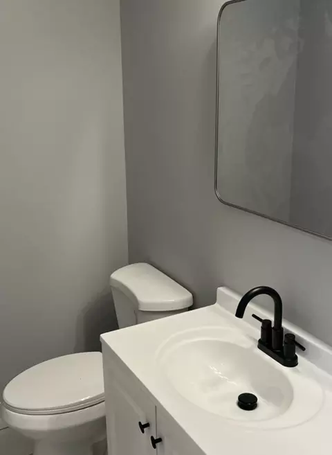 Bath - 3100 E 130th St, Chicago, IL 60633 photo 2 of 3