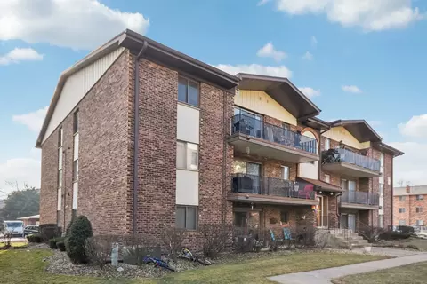 13919 James Dr #904, Crestwood, IL 60418