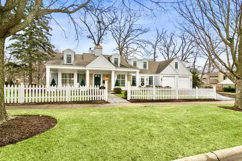 135 S Maywood Rd, Lake Forest, IL 60045