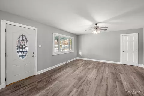 Living - 30 Hampton Rd, Montgomery, IL 60538 photo 2 of 4