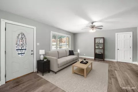 Living - 30 Hampton Rd, Montgomery, IL 60538 photo 1 of 4