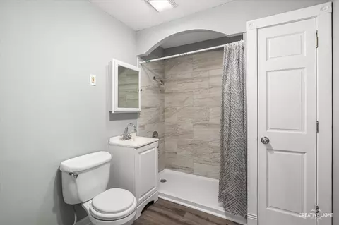 Bath - 30 Hampton Rd, Montgomery, IL 60538 photo 1 of 3