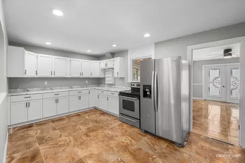 Kitchen - 30 Hampton Rd, Montgomery, IL 60538 photo 1 of 2
