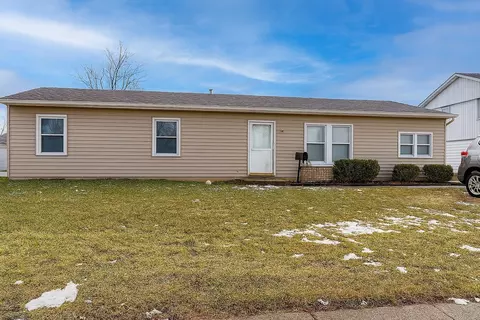 221 Gordon Ave, Romeoville, IL 60446