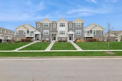 3828 Gansett Pkwy, Elgin, IL 60124