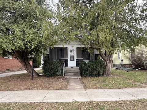 1007 Low St, Bloomington, IL 61701