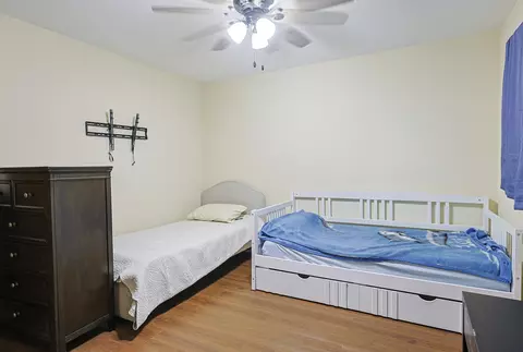 Bedroom - 372 Nancy Ln, Wheeling, IL 60090 photo 4 of 4