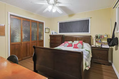Bedroom - 372 Nancy Ln, Wheeling, IL 60090 photo 2 of 4