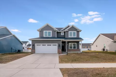 715 Rapp Dr, Mahomet, IL 61853
