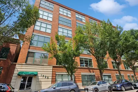 1720 N Marshfield Ave #305, Chicago, IL 60622