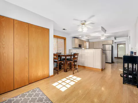 Dining - 5509 Bohlander Ave, Berkeley, IL 60163 photo 1 of 1