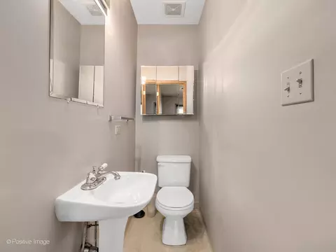 Bath - 5509 Bohlander Ave, Berkeley, IL 60163 photo 1 of 2