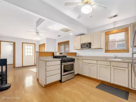 Kitchen - 5509 Bohlander Ave, Berkeley, IL 60163 photo 4 of 4