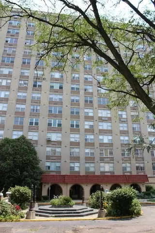 4300 W Ford City Dr #A503, Chicago, IL 60652