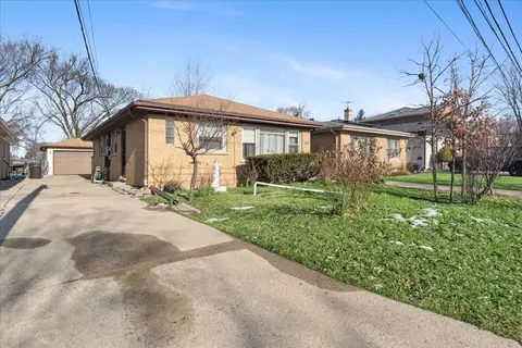 4506 Main St, Skokie, IL 60076