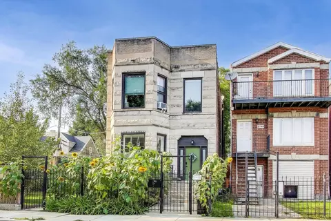 2742 W Polk St, Chicago, IL 60612