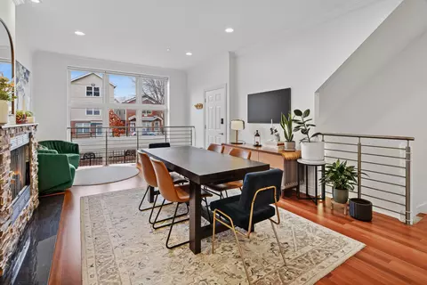 Dining - 1423 N Artesian Ave #1, Chicago, IL 60622 photo 2 of 4