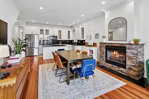 Dining - 1423 N Artesian Ave #1, Chicago, IL 60622 photo 4 of 4