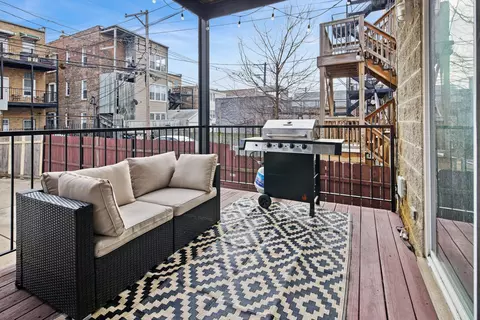 Exterior - 1423 N Artesian Ave #1, Chicago, IL 60622 photo 2 of 2