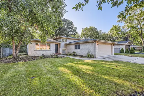 271 S Cedar Ave, Wood Dale, IL 60191