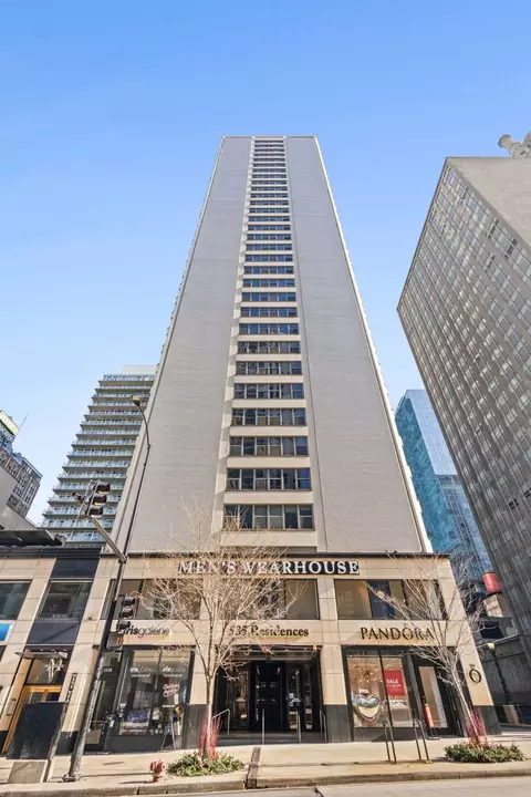 535 N Michigan Ave #2403, Chicago, IL 60611